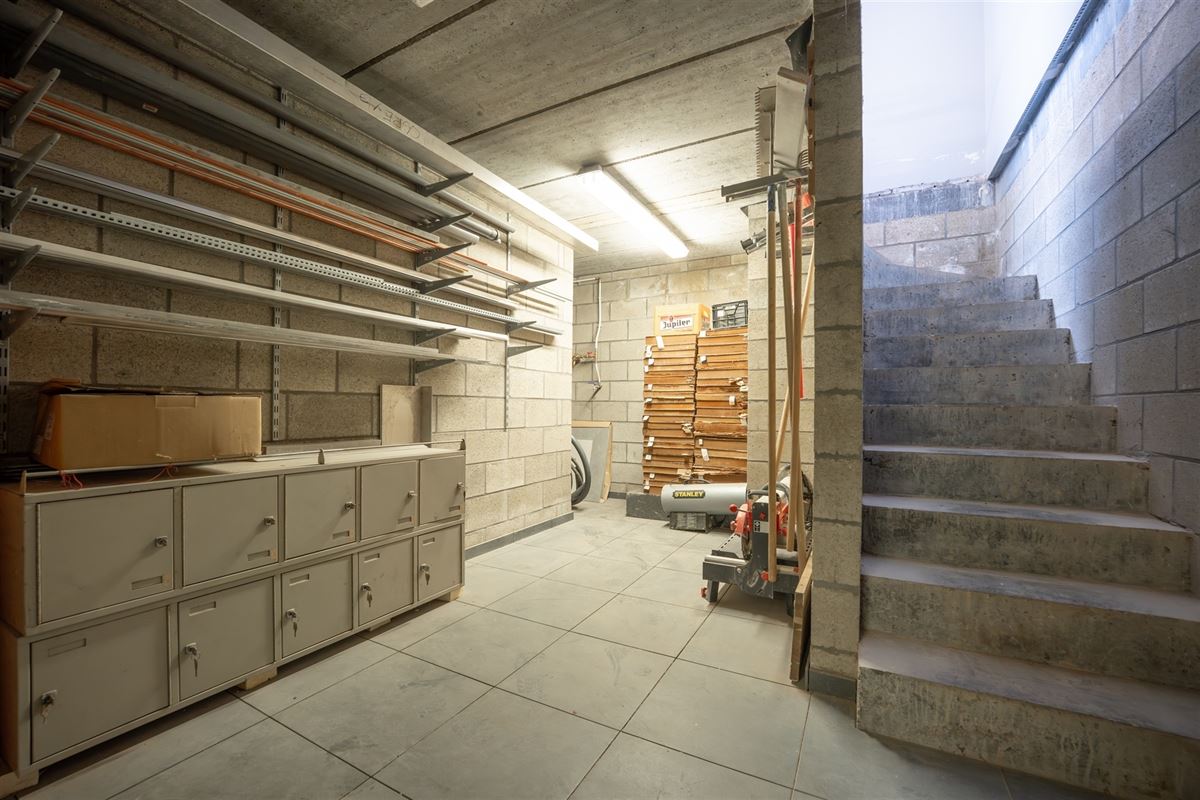 Agence Immobilière à Rocourt, Liège : Entrepôt à vendre : Rue de Fooz 4 4340 AWANS