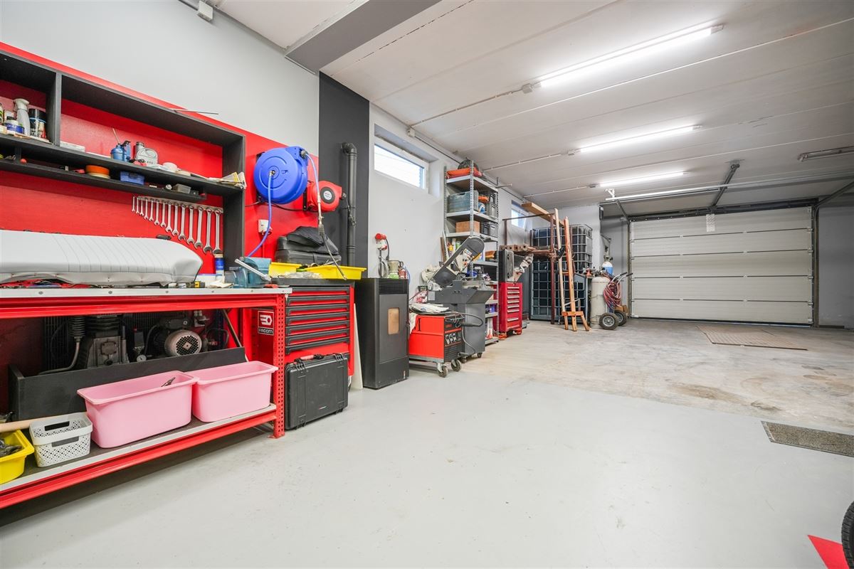 Agence Immobilière à Rocourt, Liège : Entrepôt à vendre : Rue de Fooz 4 4340 AWANS