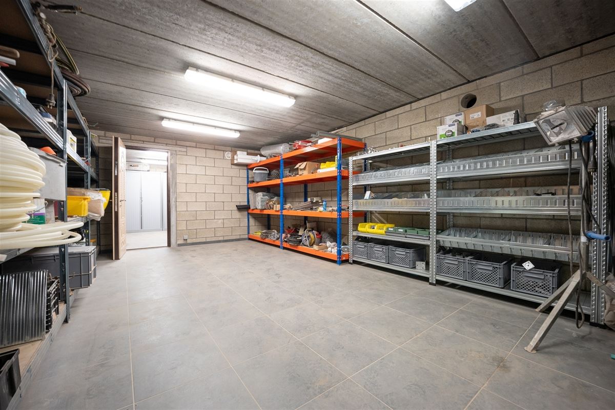 Agence Immobilière à Rocourt, Liège : Entrepôt à vendre : Rue de Fooz 4 4340 AWANS