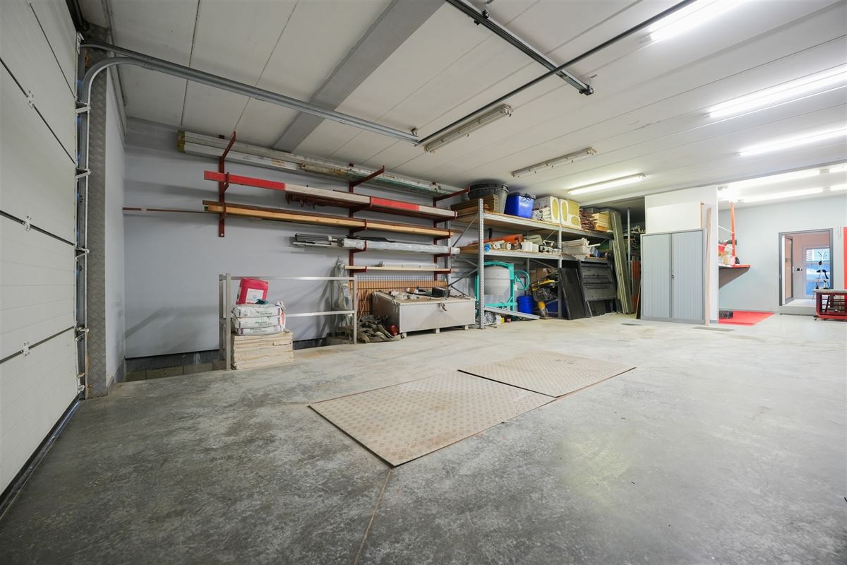 Agence Immobilière à Rocourt, Liège : Entrepôt à vendre : Rue de Fooz 4 4340 AWANS