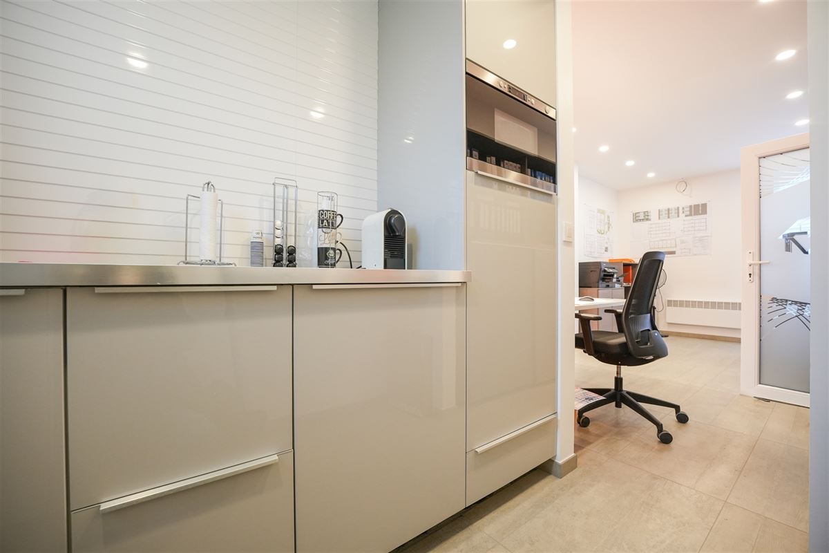 Agence Immobilière à Rocourt, Liège : Entrepôt à vendre : Rue de Fooz 4 4340 AWANS