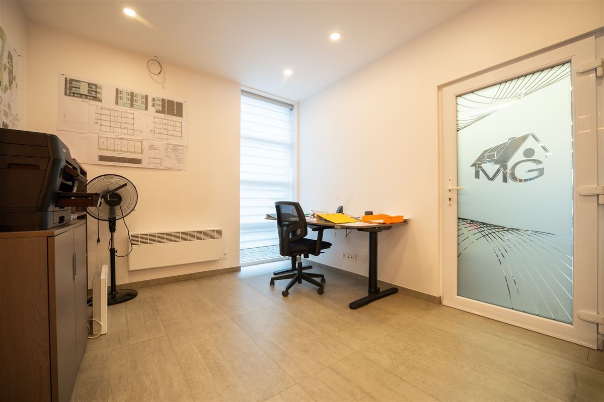 Agence Immobilière à Rocourt, Liège : Entrepôt à vendre : Rue de Fooz 4 4340 AWANS