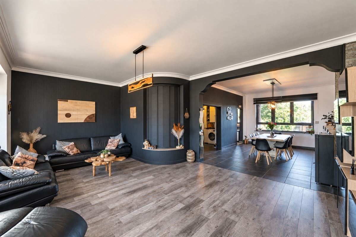 Immeuble mixte à vendre à ALLEUR 4432