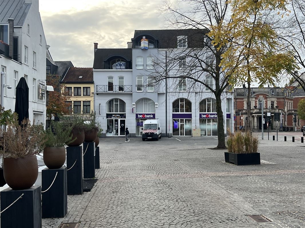Appartement met terras en staanplaats in het centrum