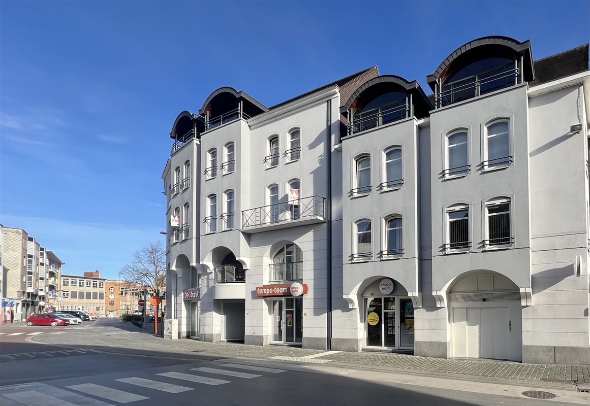 Appartement met terras en staanplaats in het centrum