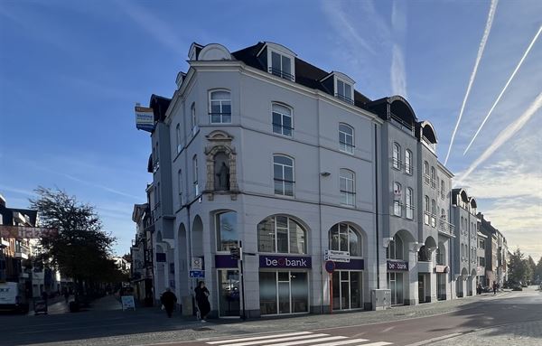 Appartement met terras en staanplaats in het centrum