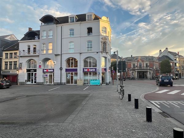 top Appartement met terras en staanplaats in het centrum met zicht op het Vredeplein
