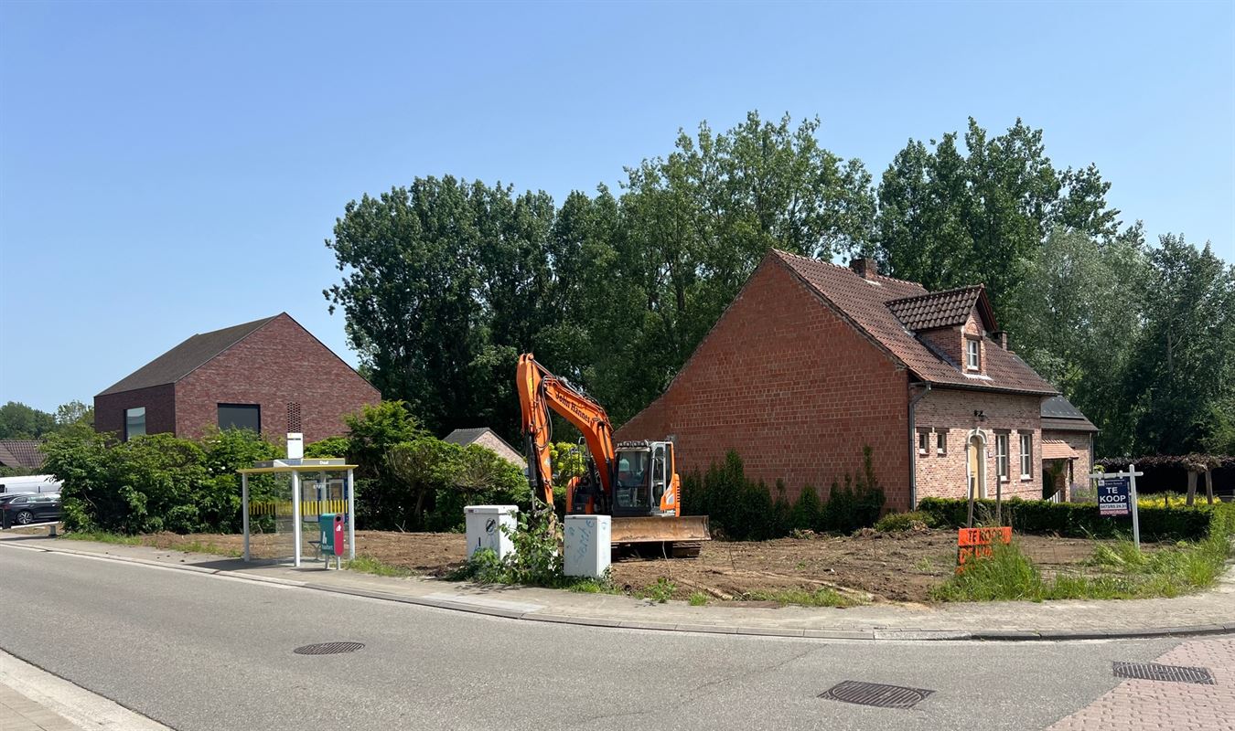 Bouwgrond voor een half open bebouwing residentieel rustig gelegen
