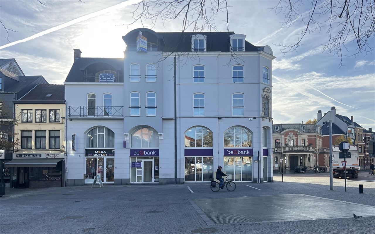 Appartement met terras en staanplaats in het centrum