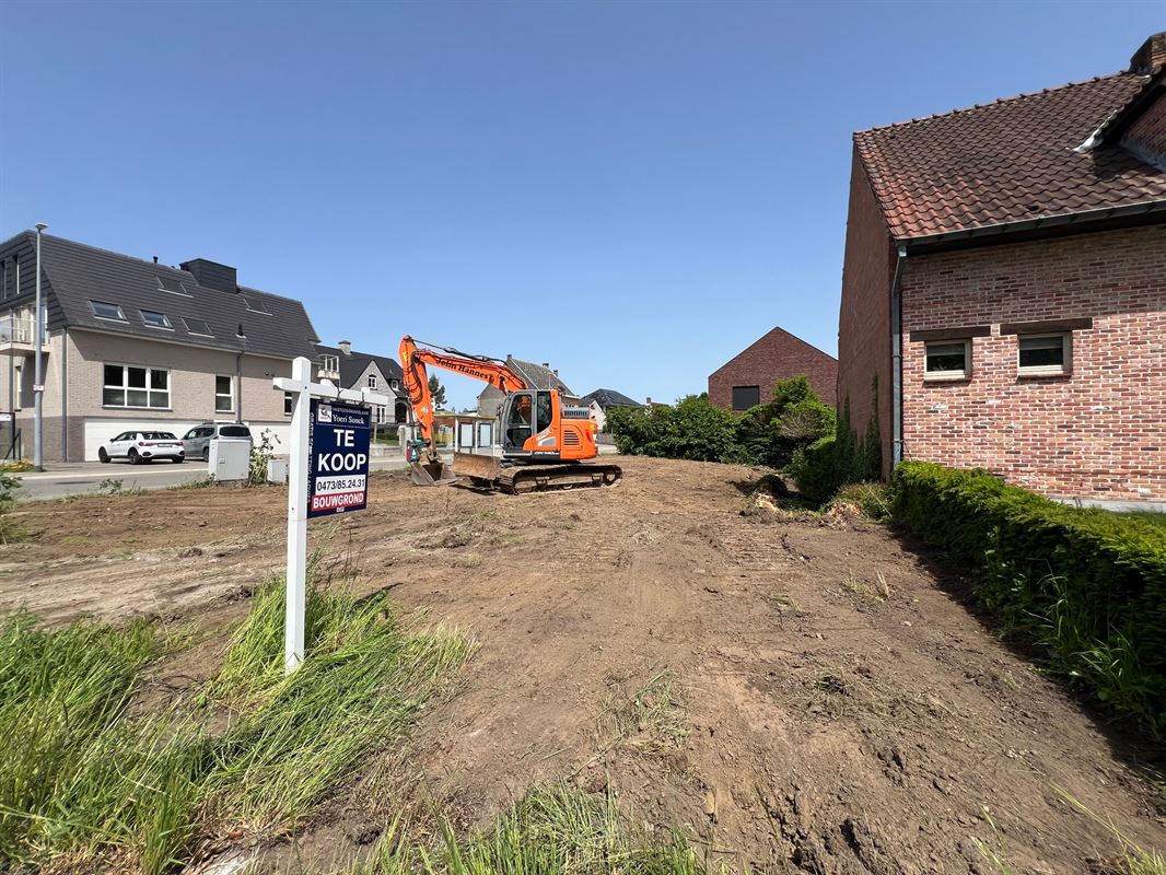 Bouwgrond voor een half open bebouwing residentieel rustig gelegen