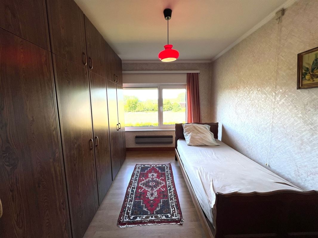 Landelijke woning in open karakter in een doodlopende straat naar een landbouwzone