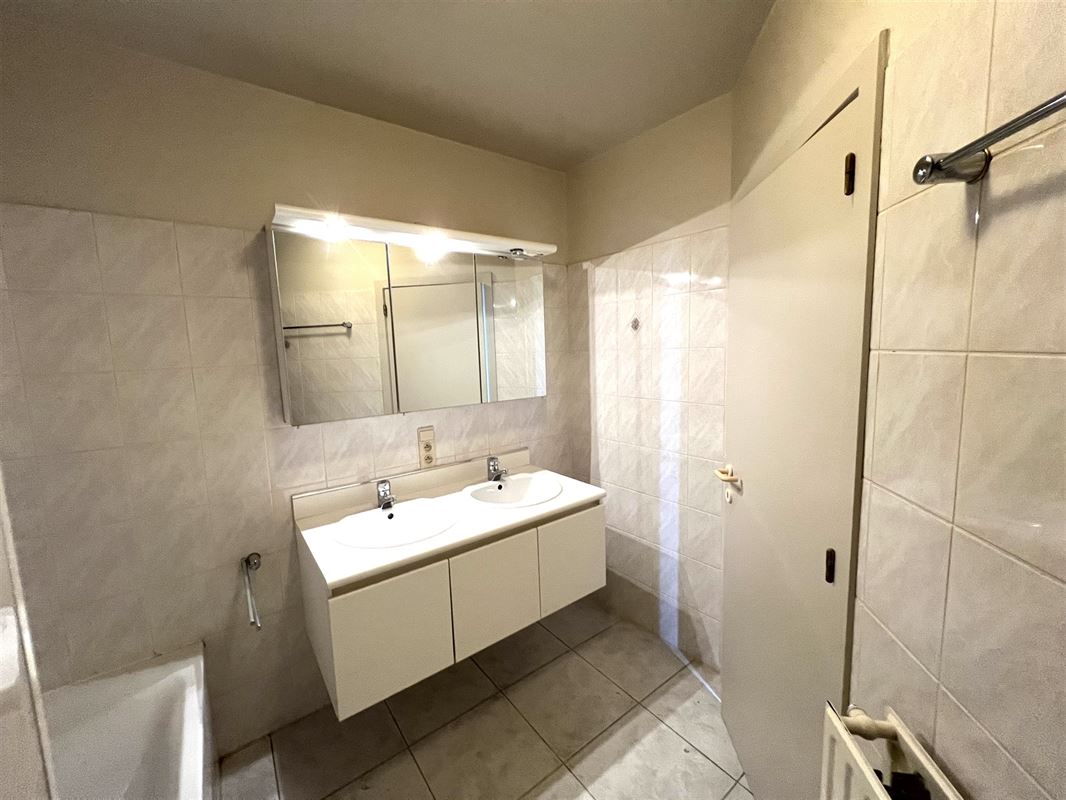 Appartement met terras en staanplaats in het centrum