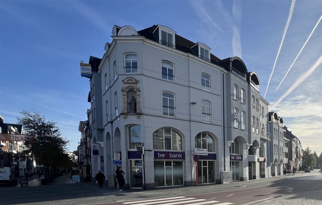 Appartement met terras en staanplaats in het centrum