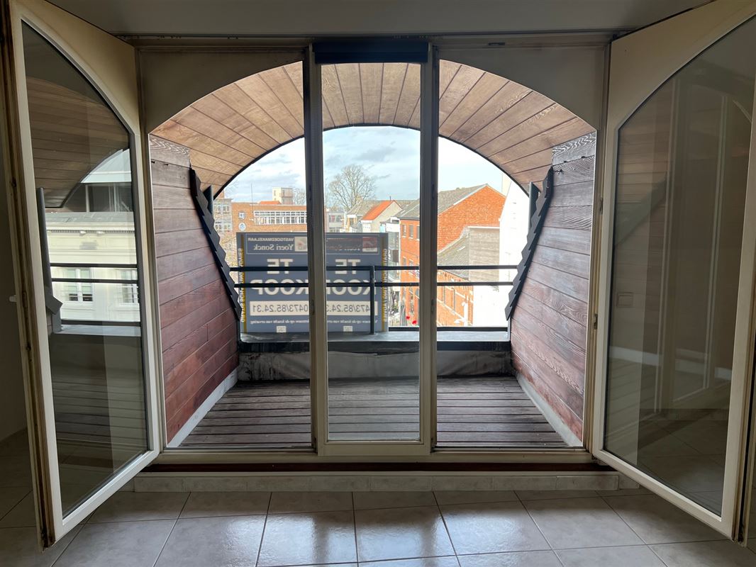 Appartement met terras en staanplaats in het centrum