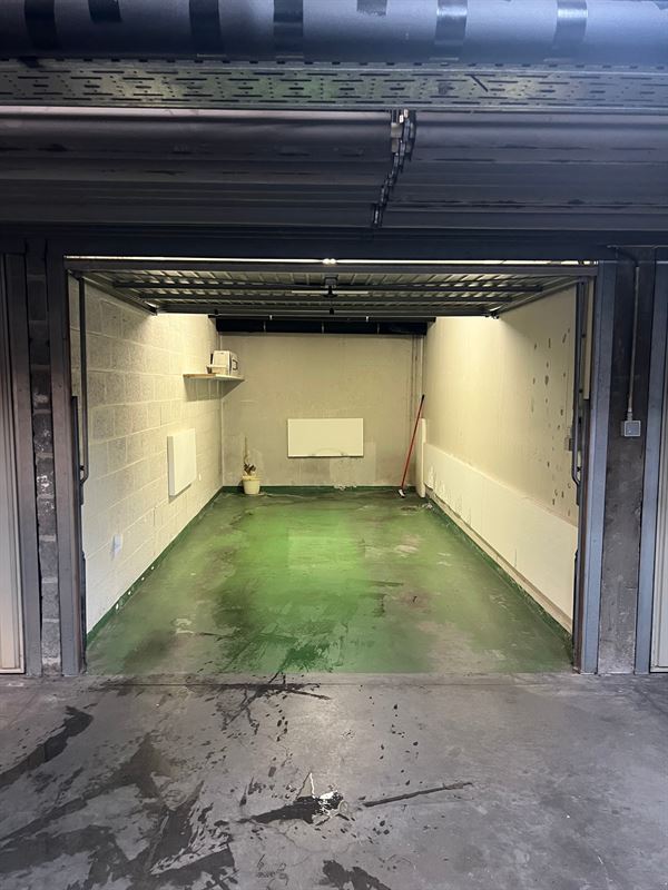 Appartement met zicht op de bomen rijen van de keizerlijke plaats.