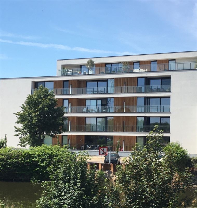 Appartement de luxe hight end afgewerkt met zicht op de Dender