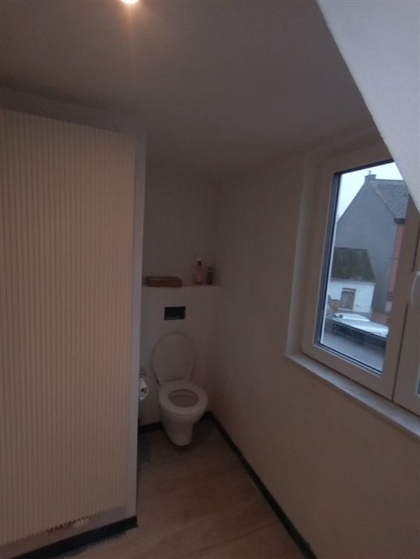 Landelijke woning met 4 kamers en 2 badkamers met tuintje