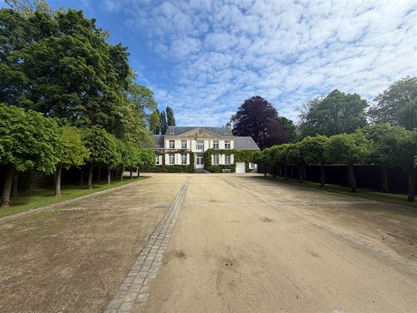Bedrijfsvastgoed te 1730 Asse (België) - Prijs Prijs op aanvraag
