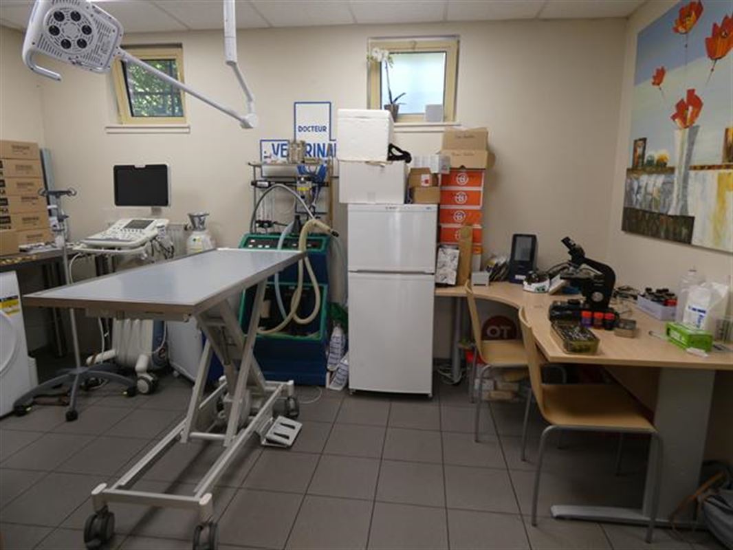 Belle surface commerciale 100m2 en plein centre de Gistoux