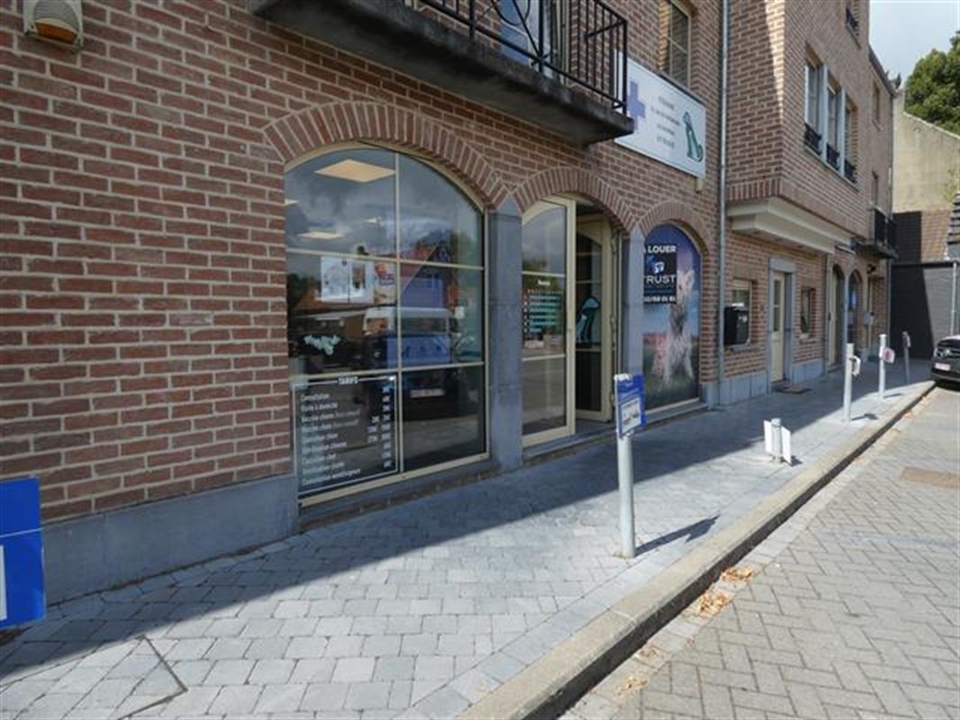 Belle surface commerciale 100m2 en plein centre de Gistoux