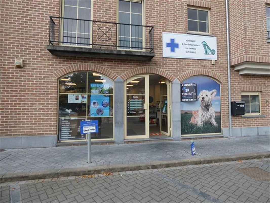 Belle surface commerciale 100m2 en plein centre de Gistoux