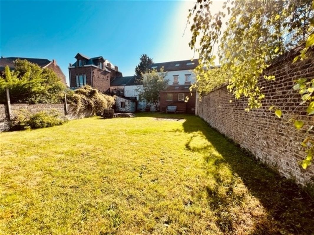 Magnifique triplex 200m2 rénové + jardin 4ares