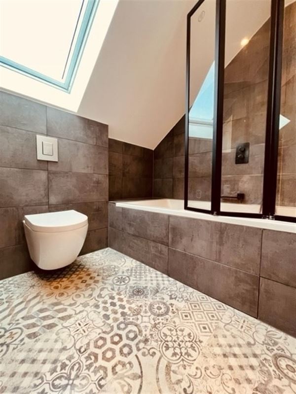 Magnifique triplex 200m2 rénové + jardin 4ares