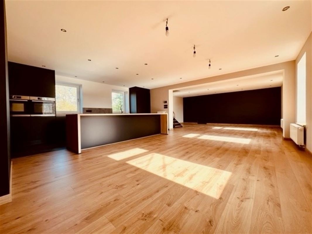 Magnifique triplex 200m2 rénové + jardin 4ares