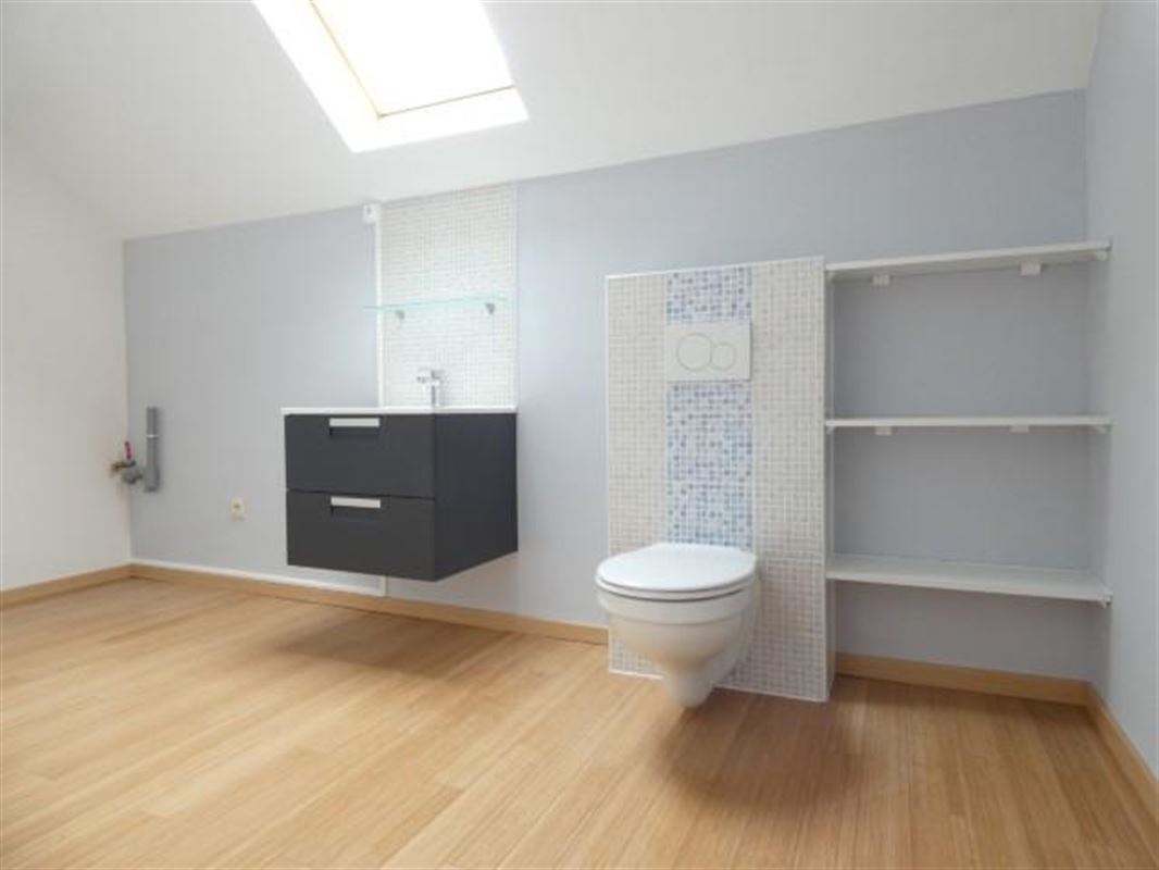 Appartement à l'étage d'une villa à Longueville