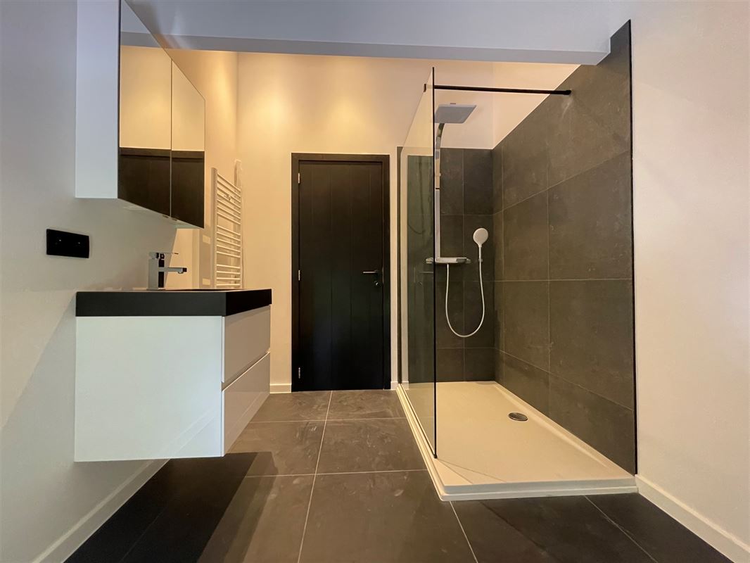 PREMIÈRE OCCUPATION DEPUIS RÉNOVATION COMPLÈTE!!!!