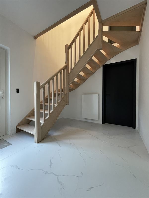 PREMIÈRE OCCUPATION DEPUIS RÉNOVATION COMPLÈTE!!!!