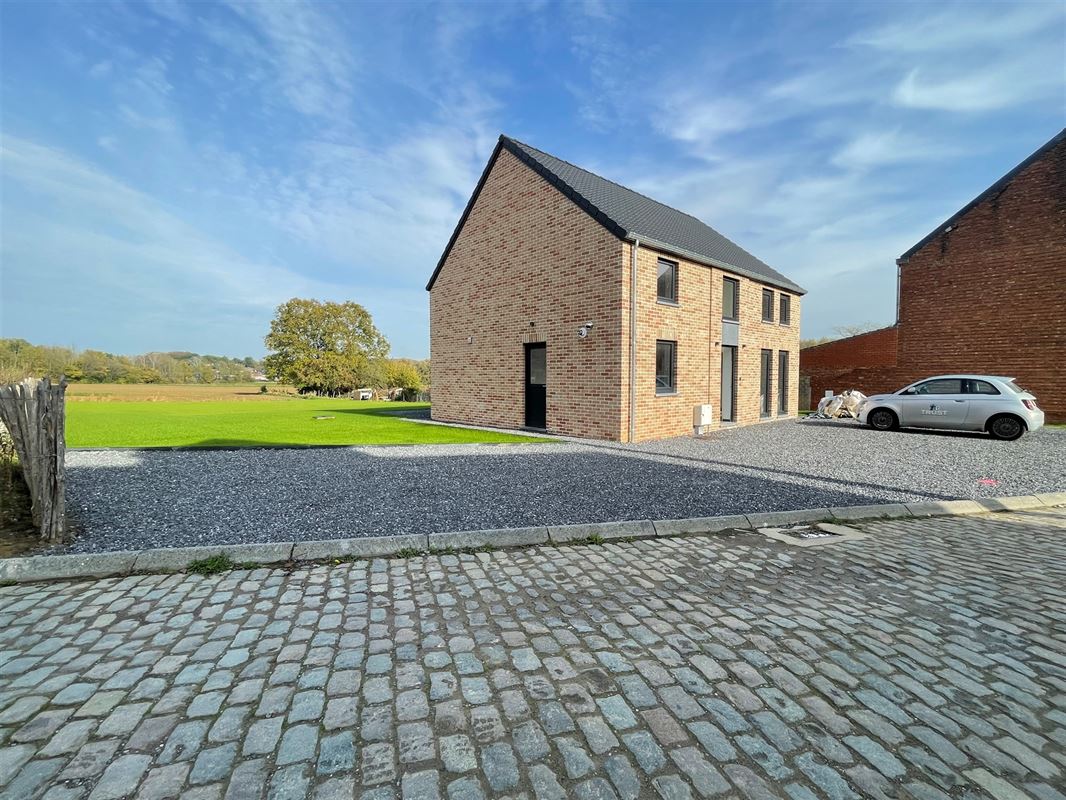 Maison neuve: première occupation!!