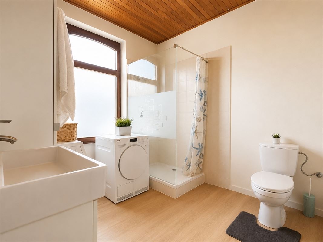 CENTRE DE GREZ - ENTREE PRIVEE - PETIT IMMEUBLE 2 UNITÉS