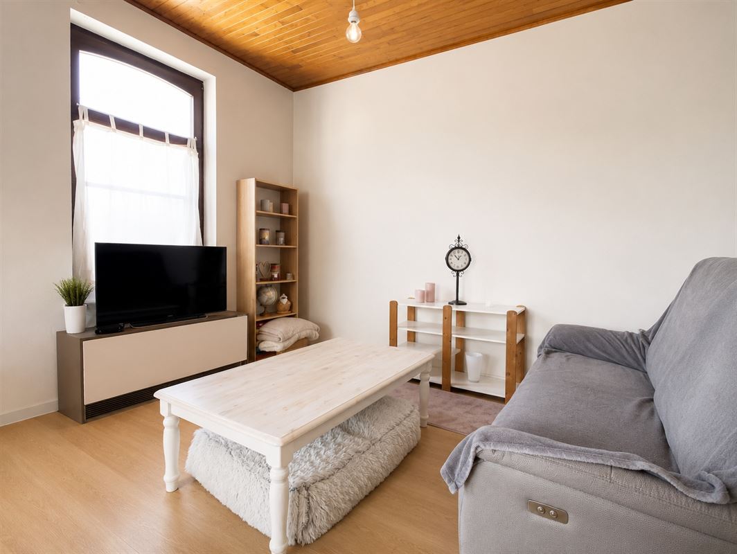 CENTRE DE GREZ - ENTREE PRIVEE - PETIT IMMEUBLE 2 UNITÉS