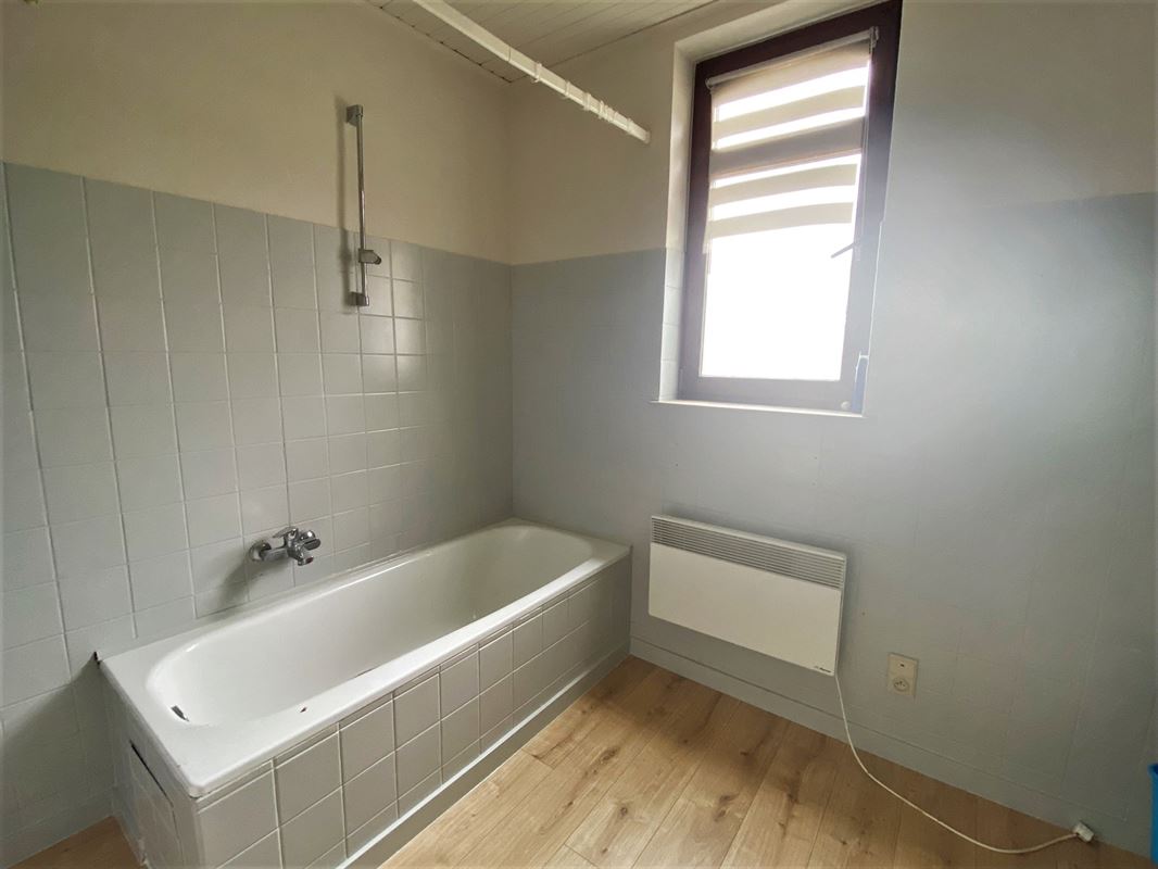 CENTRE DE GREZ - ENTREE PRIVEE - PETIT IMMEUBLE 2 UNITÉS