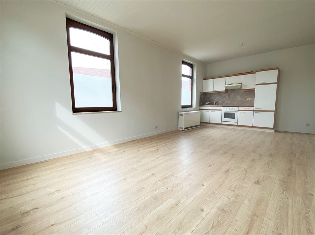 CENTRE DE GREZ - ENTREE PRIVEE - PETIT IMMEUBLE 2 UNITÉS