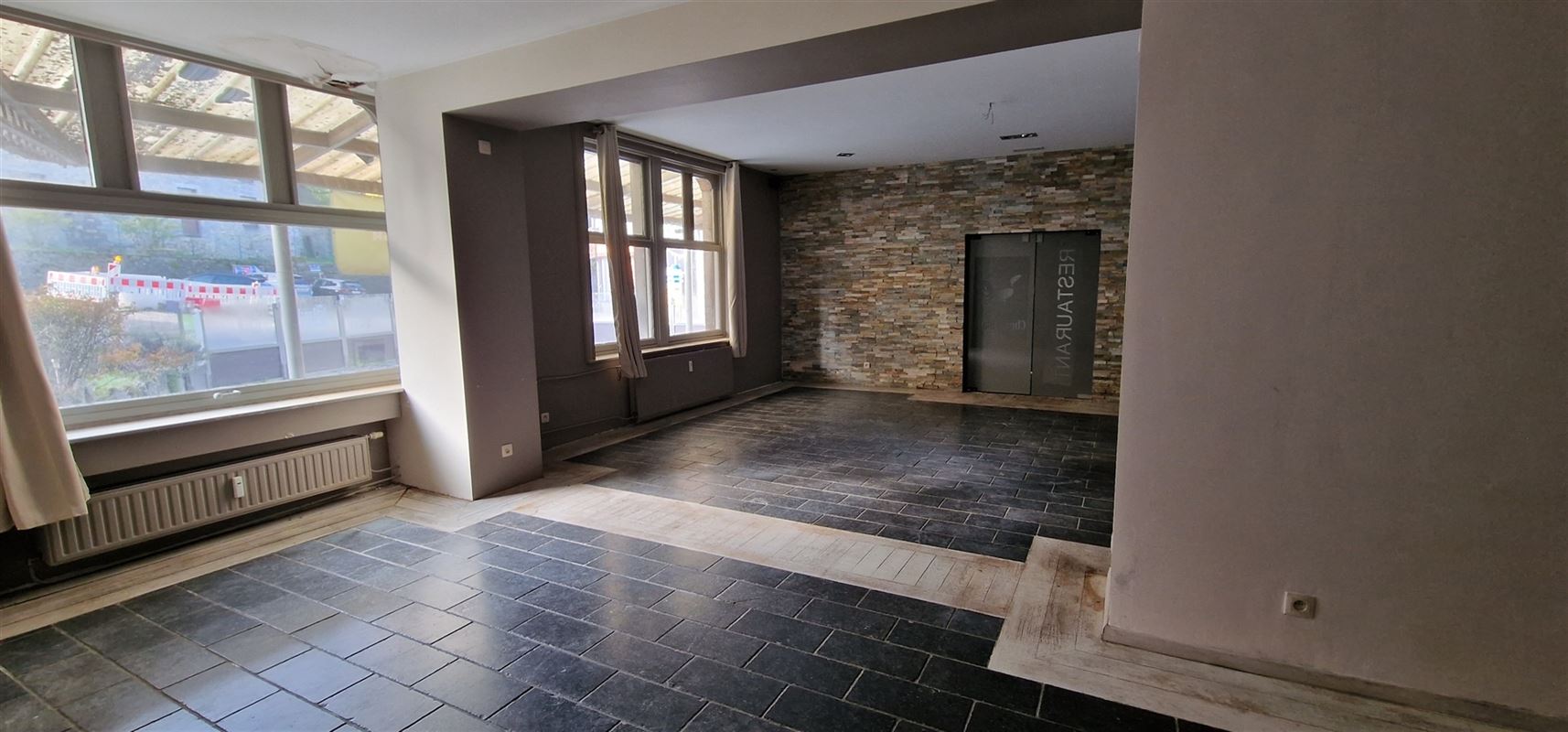 Situation unique à Spontin 185 m2 de bureaux