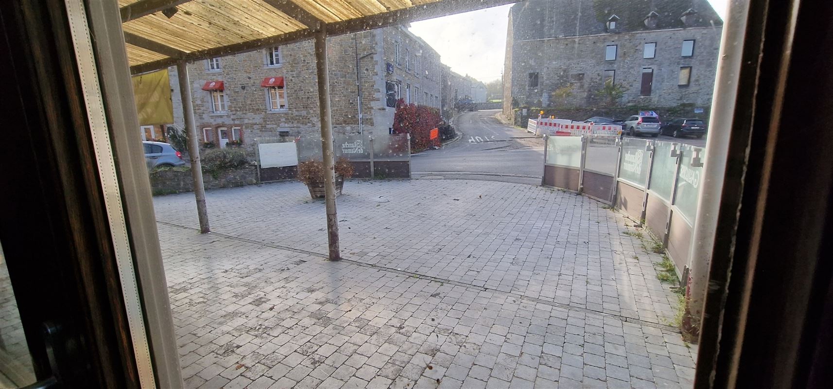 Situation unique à Spontin 185 m2 de bureaux