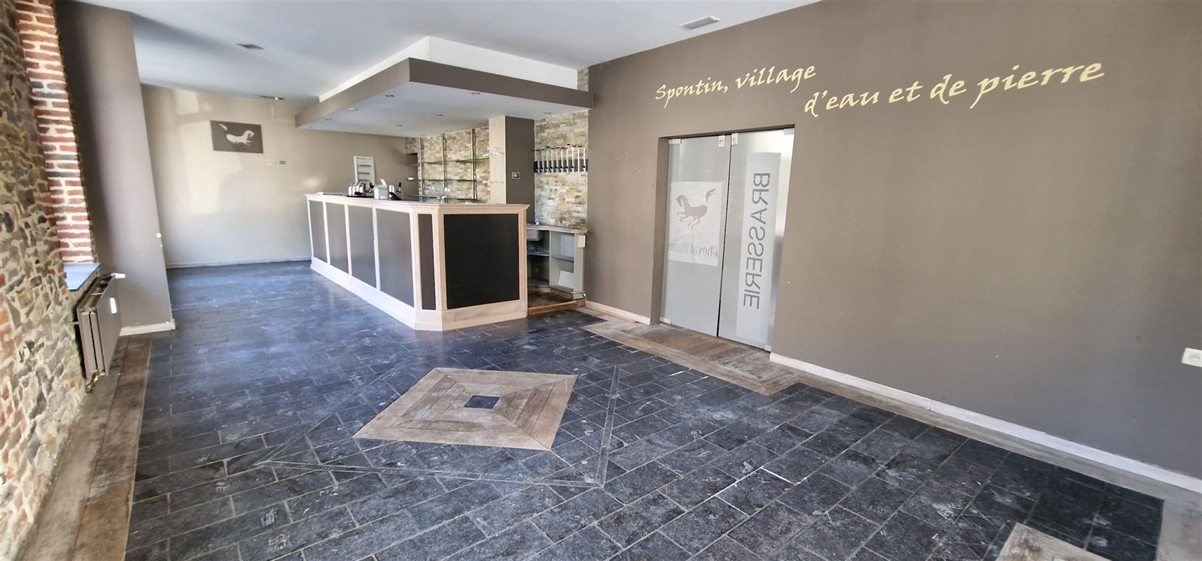 Situation unique à Spontin 185 m2 de bureaux