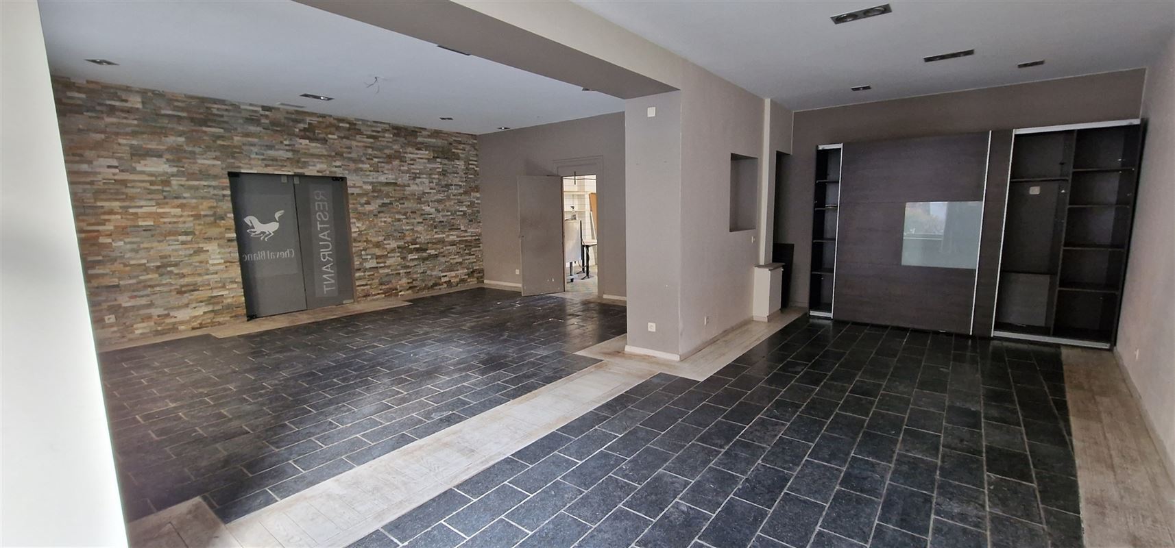 Situation unique à Spontin 185 m2 de bureaux