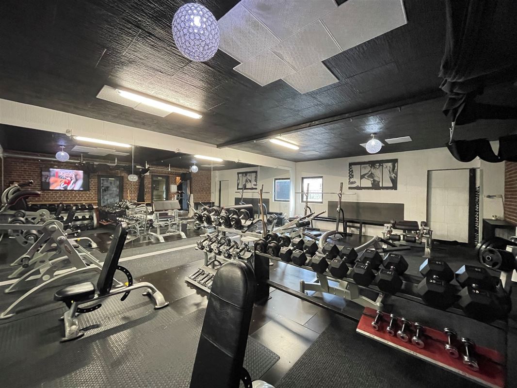 Magnifique immeuble mixte idéalement situé