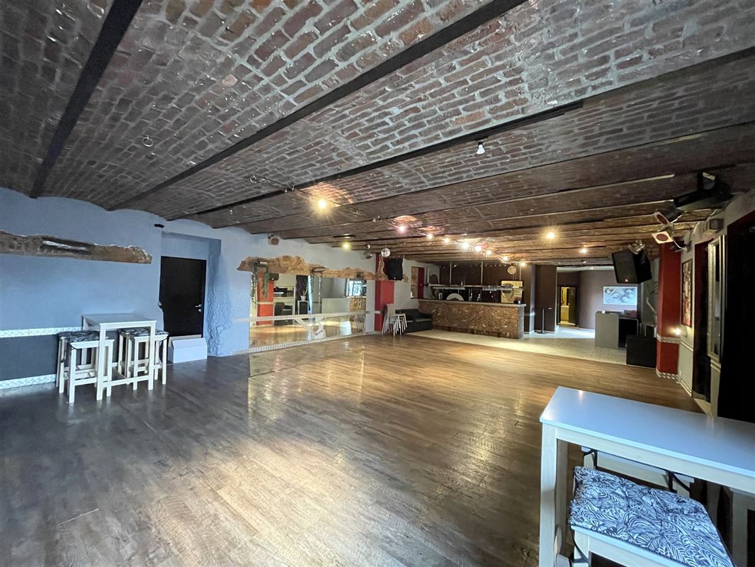 Magnifique immeuble mixte idéalement situé