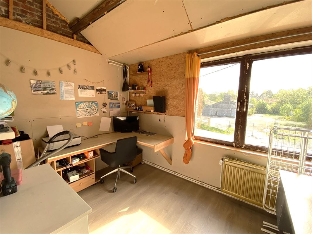 GROS POTENTIEL - COMMERCE + APPARTEMENTS