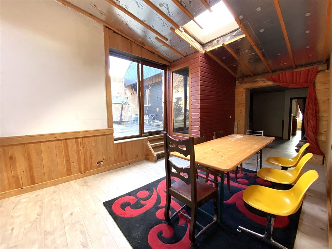 GROS POTENTIEL - COMMERCE + APPARTEMENTS