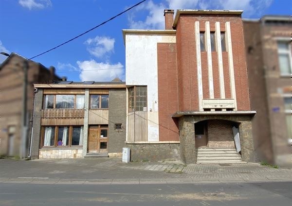 GROS POTENTIEL - COMMERCE + APPARTEMENTS