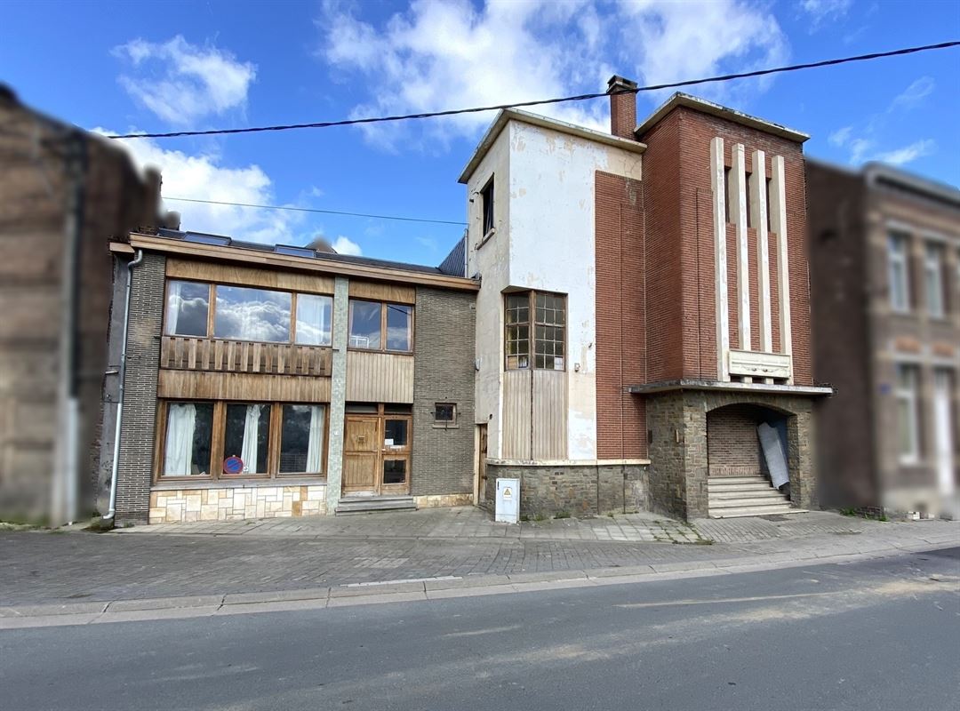 GROS POTENTIEL - COMMERCE + APPARTEMENTS