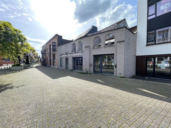 Immeuble mixte (ensemble commercial/maison d'habitation) dans le centre de Wavre