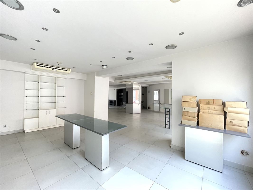 Immeuble mixte (ensemble commercial/maison d'habitation) dans le centre de Wavre