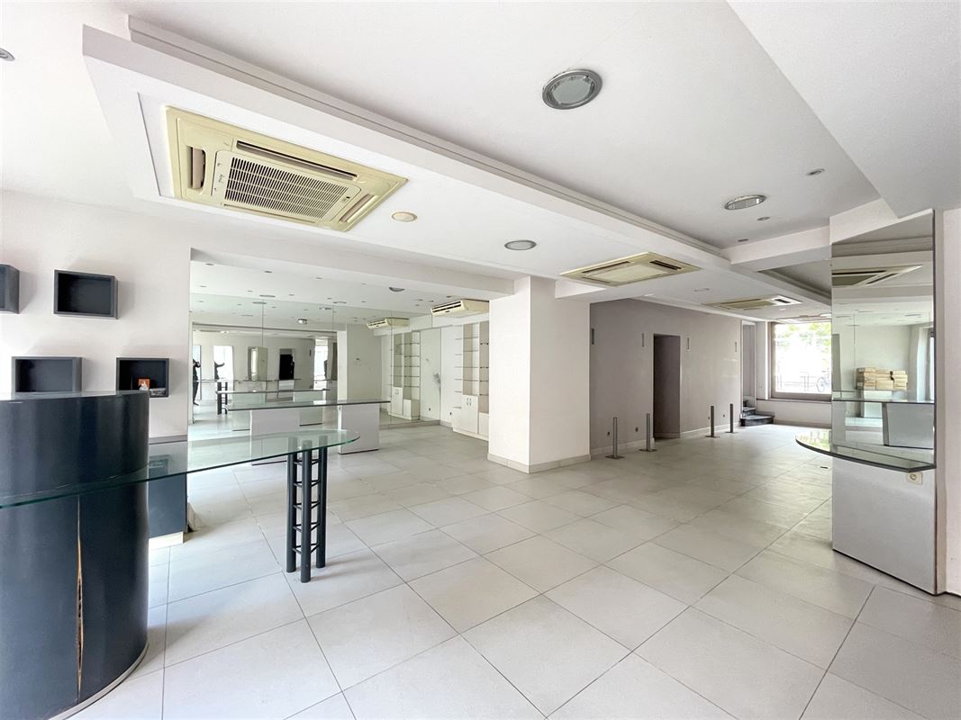 Immeuble mixte (ensemble commercial/maison d'habitation) dans le centre de Wavre