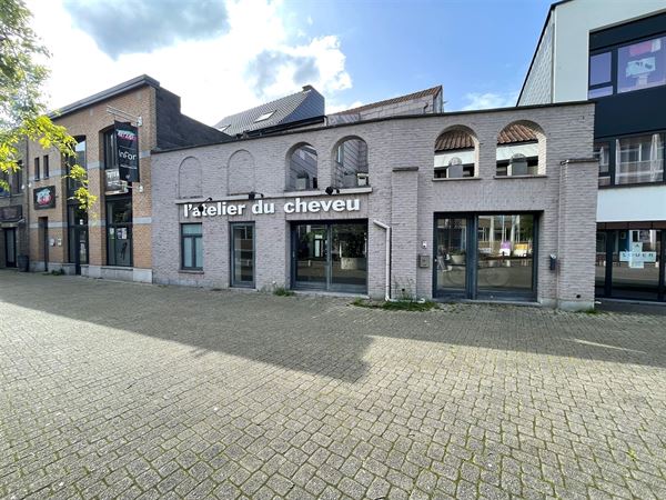 Immeuble mixte (ensemble commercial/maison d'habitation) dans le centre de Wavre
